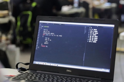 會寫代碼的人工智能來了 人工智能應(yīng)用軟件開發(fā)的新紀(jì)元